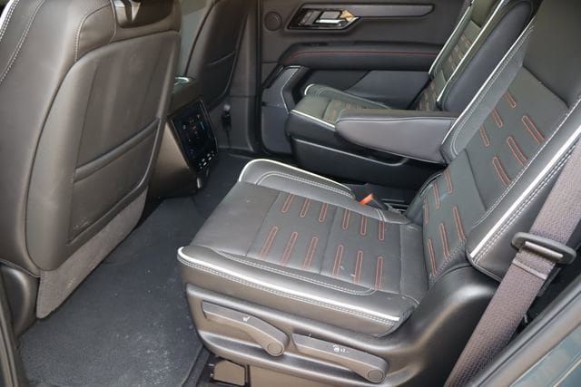 Used 2026 GMC Yukon AT4 Ultimate AWD/4WD image 6
