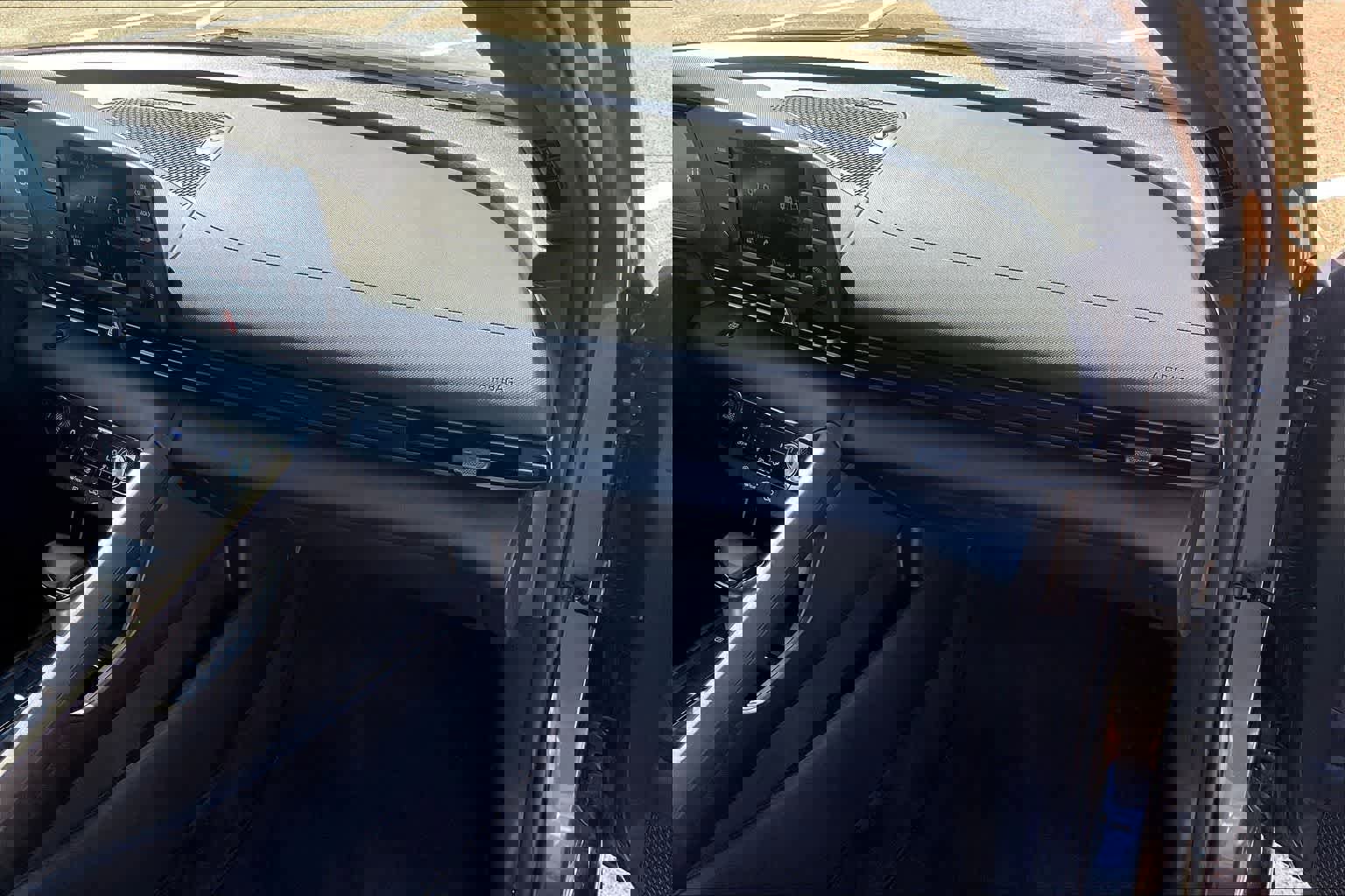 Used 2025 Hyundai Elantra Sport image 23