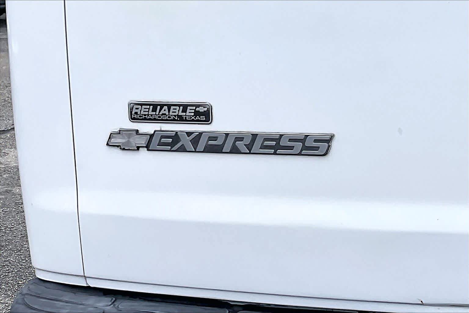 Used 2007 Chevrolet Express 3500 Extended Passenger w/ LT Preferred Equipment Group RWD image 26