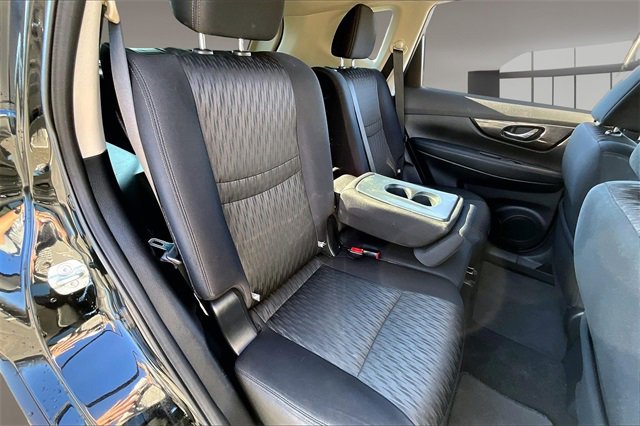 Used 2018 Nissan Rogue SV w/ Premium Package image 23