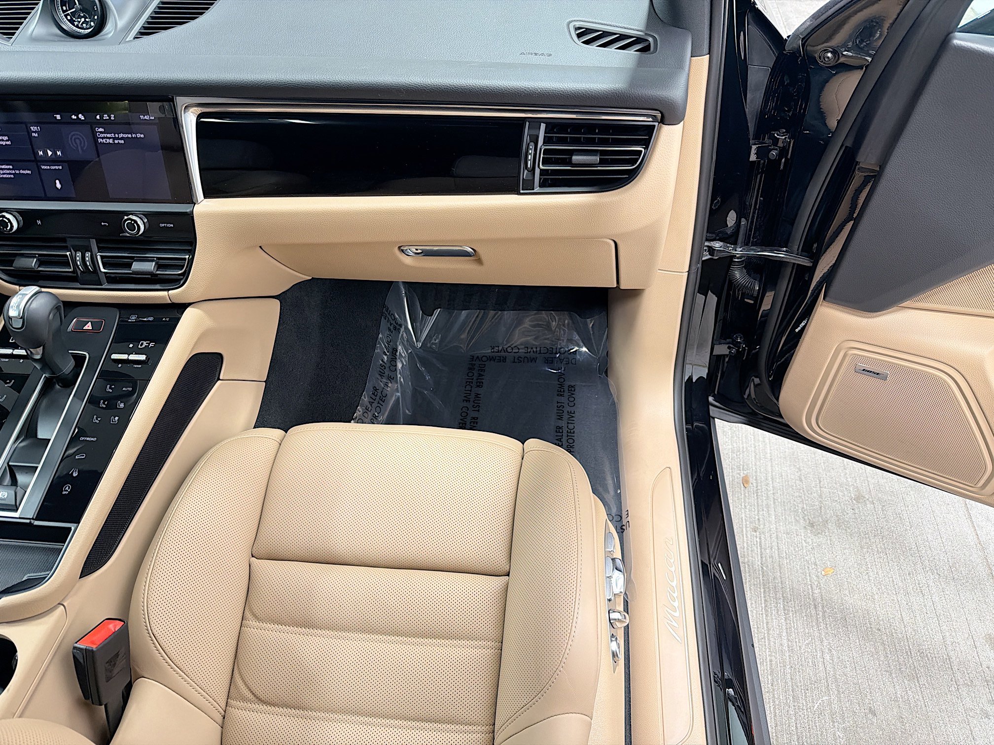 Certified 2026 Porsche Macan image 18