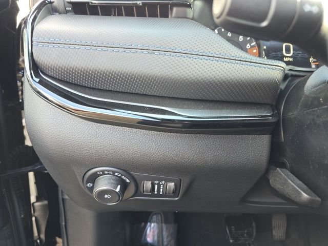 New 2026 Jeep Compass Latitude image 16