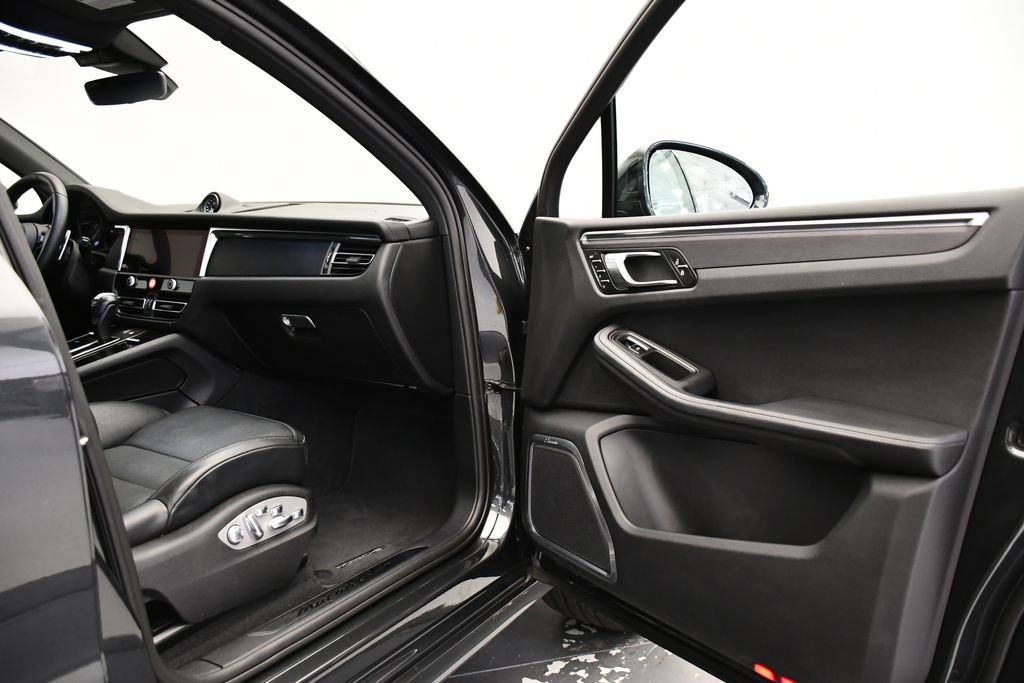 Certified 2024 Porsche Macan GTS image 50