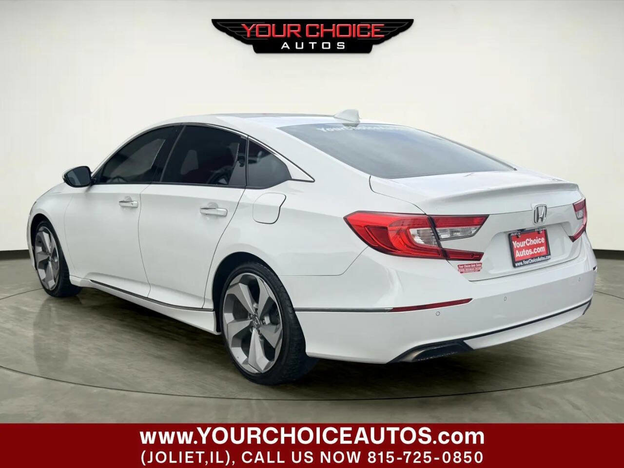 Used 2018 Honda Accord Touring image 3