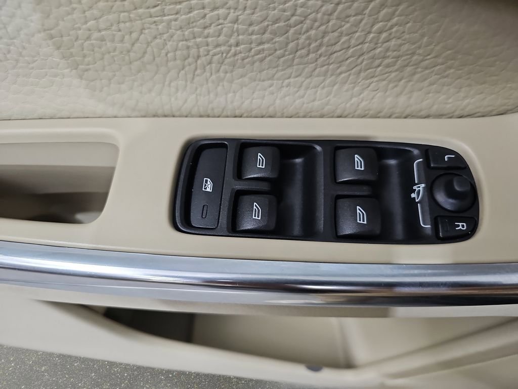 Used 2013 Volvo XC60 T6 AWD/4WD image 31