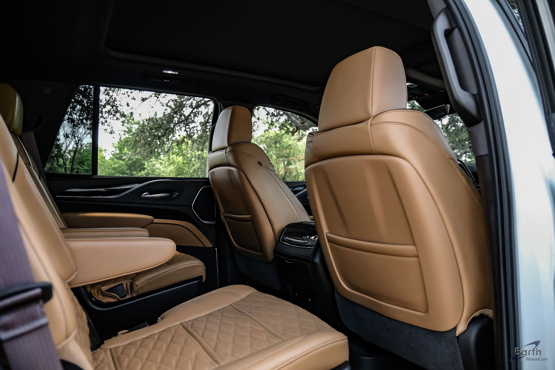 Used 2024 Cadillac Escalade Sport w/ LPO, ONYX Package RWD image 75