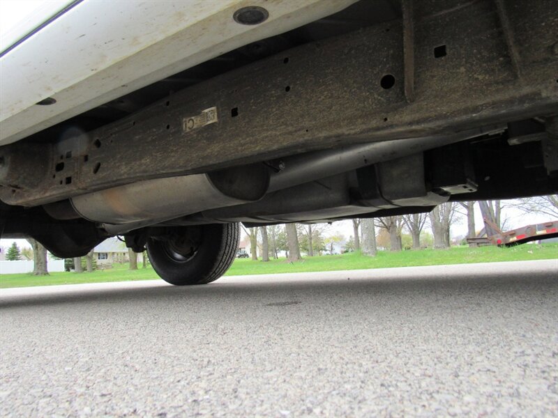 Used 2015 Chevrolet Express 2500 RWD image 11