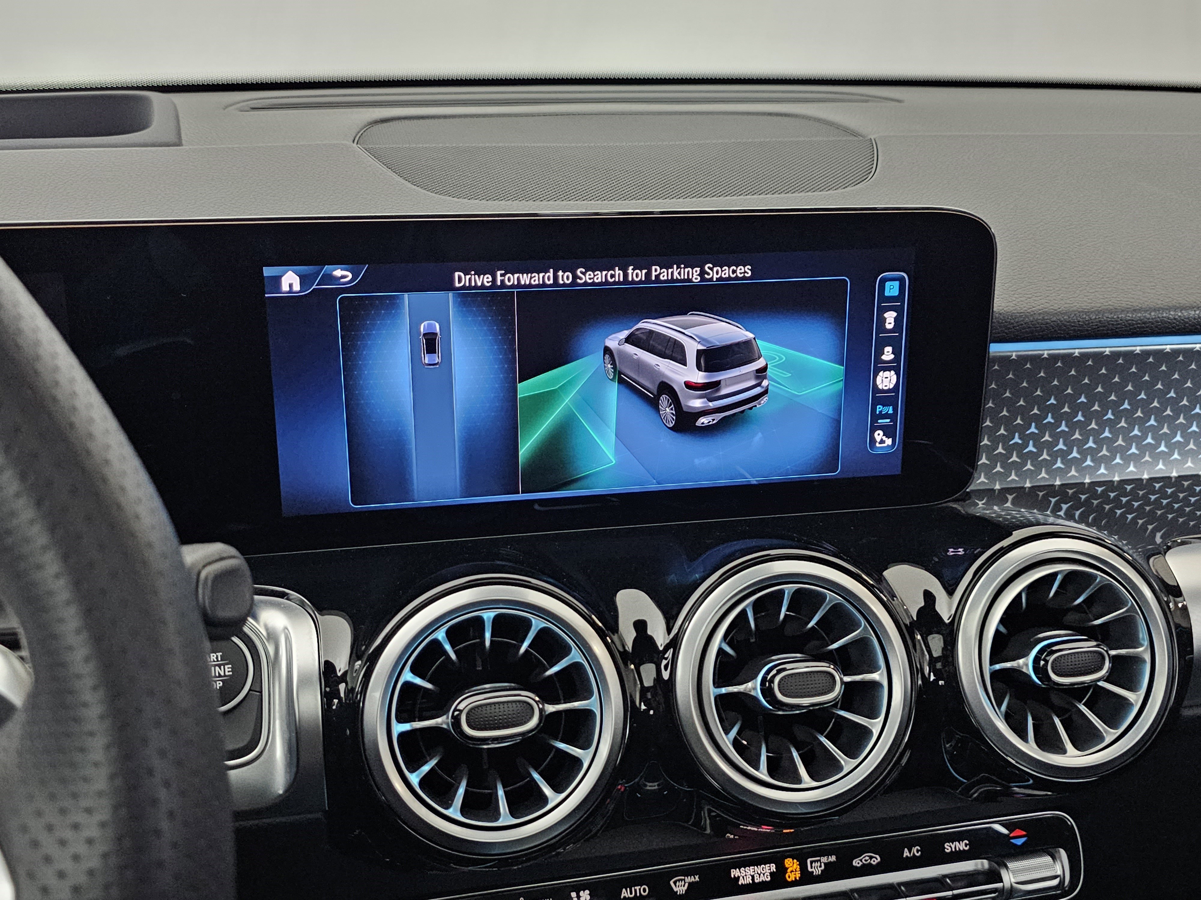 Used 2025 Mercedes-Benz GLB 35 AMG 4MATIC image 49