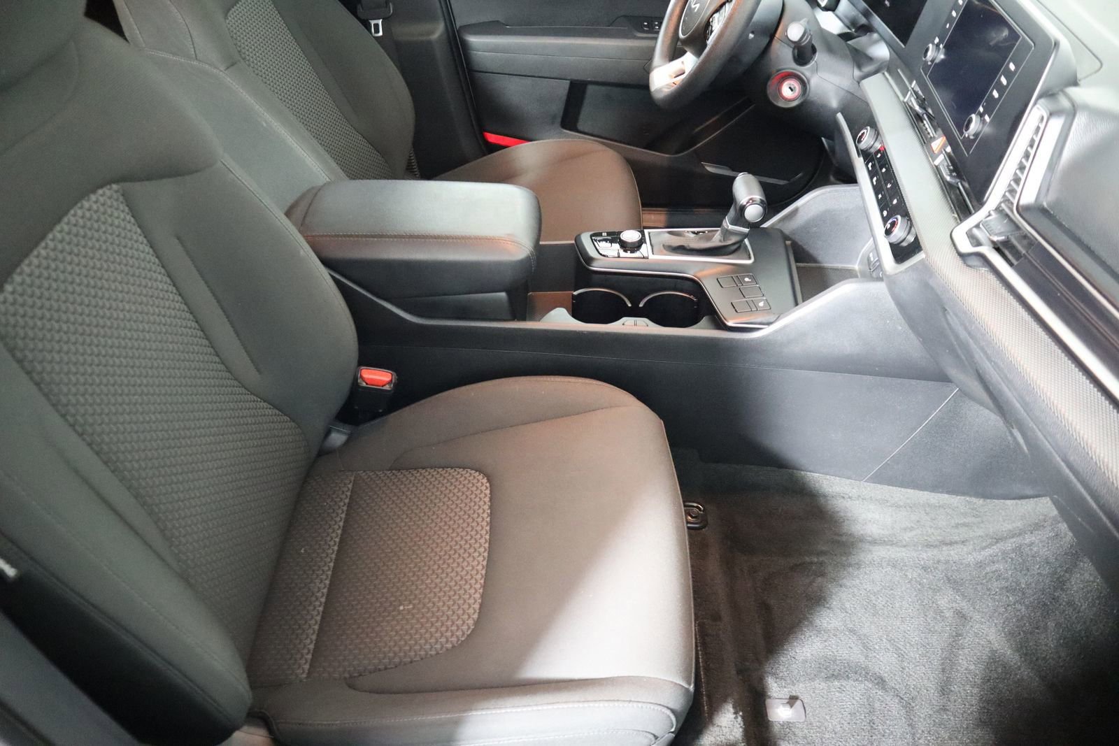 Used 2023 Kia Sportage LX image 57