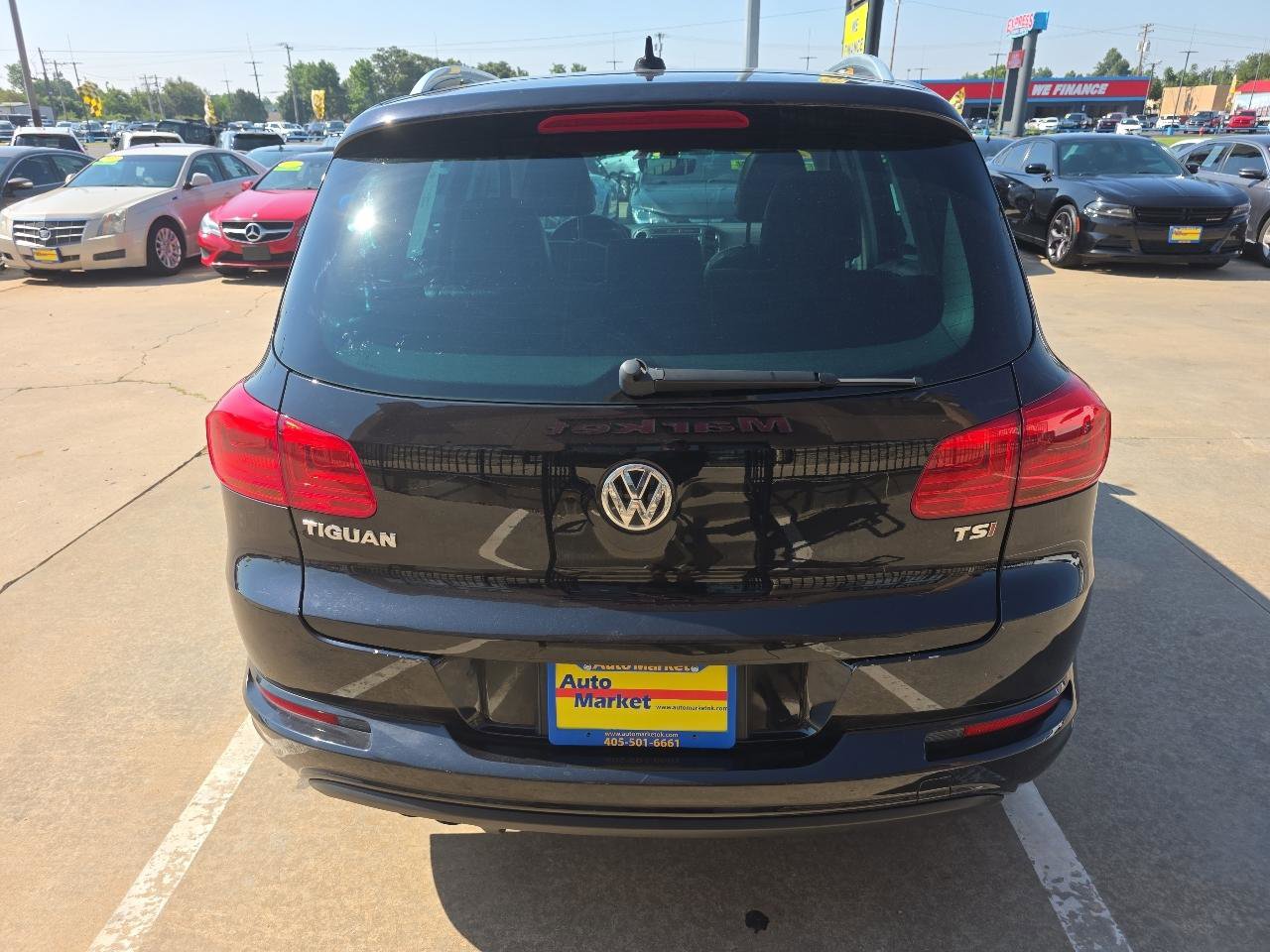 Used 2017 Volkswagen Tiguan Sport FWD image 4