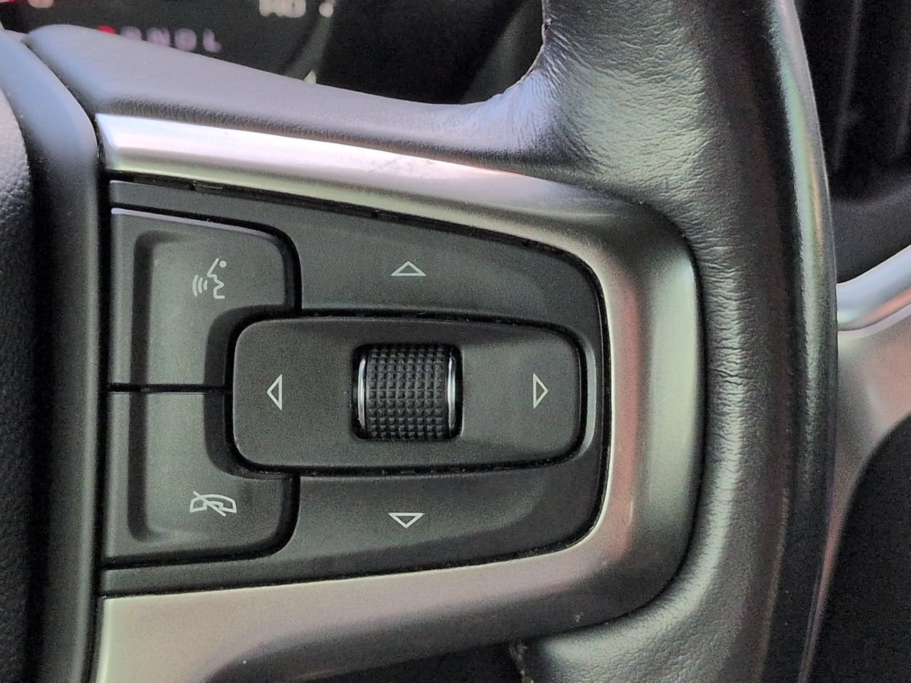 Used 2021 Chevrolet Silverado 1500 RST w/ Z71 Off-Road Package AWD/4WD image 24