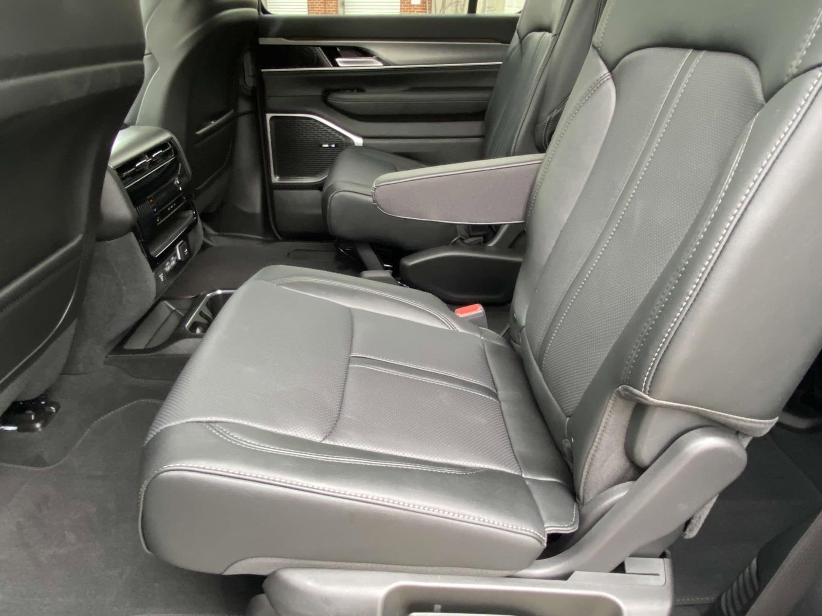 New 2025 Jeep Wagoneer Series II image 16