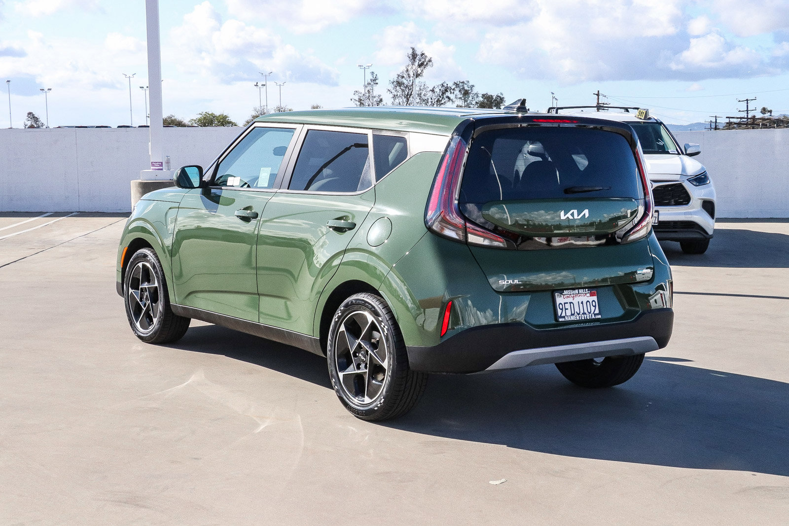 Used 2023 Kia Soul EX FWD image 4