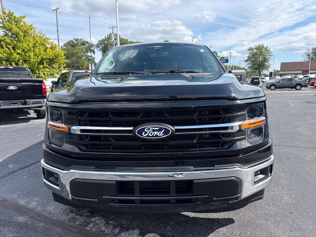 Used 2024 Ford F150 XLT w/ Mobile Office Package RWD image 3