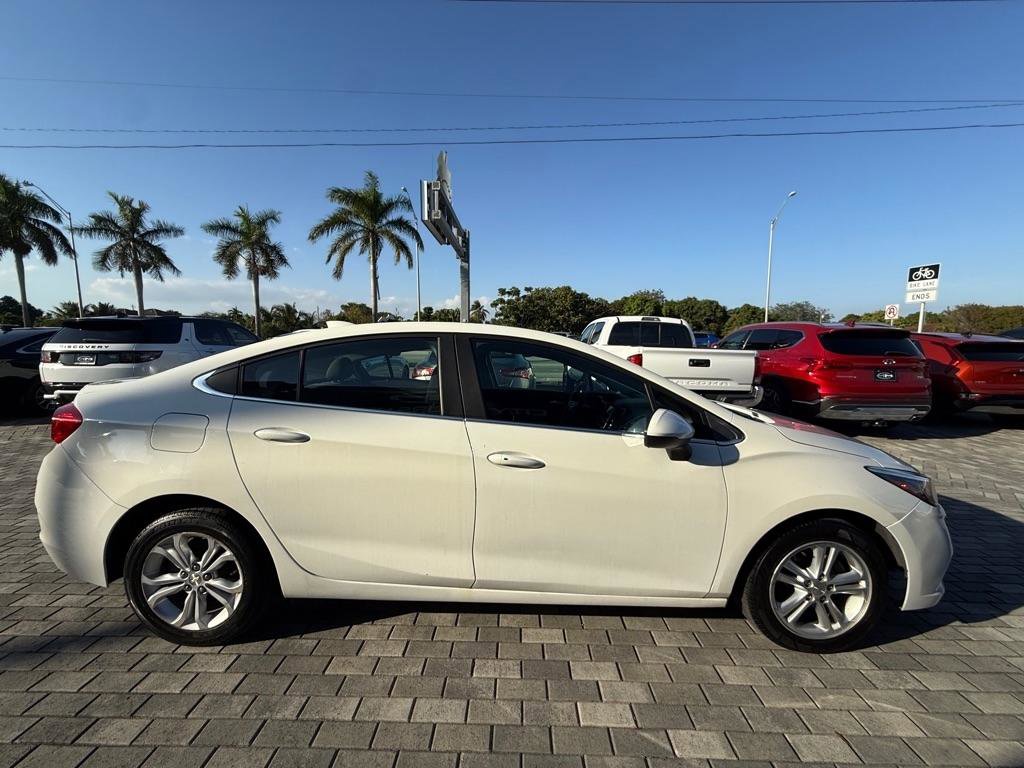 Used 2019 Chevrolet Cruze LT w/ Convenience Package image 9