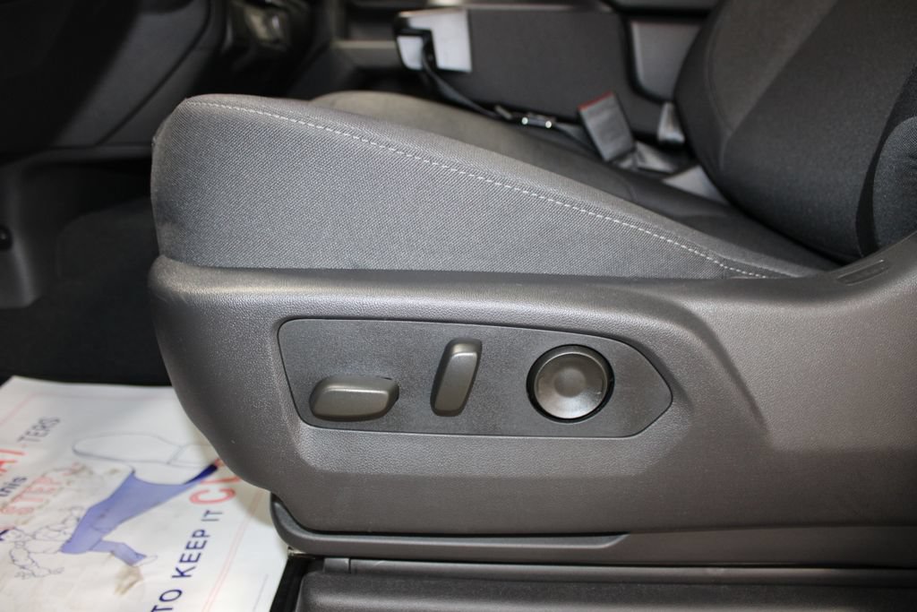 New 2026 Chevrolet Silverado 1500 Custom w/ LPO, Dark Essentials Package AWD/4WD image 18