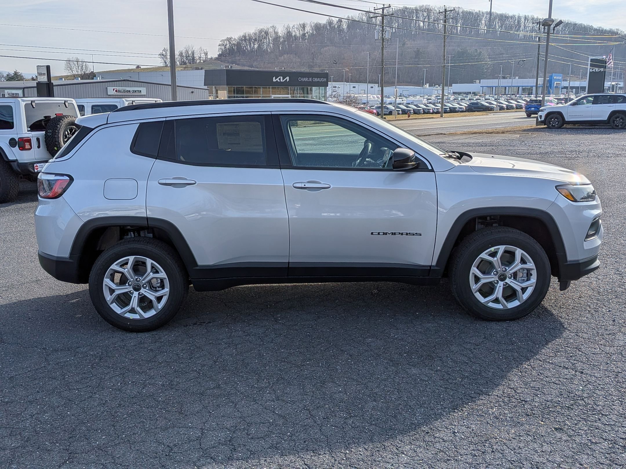 New 2026 Jeep Compass Latitude image 4