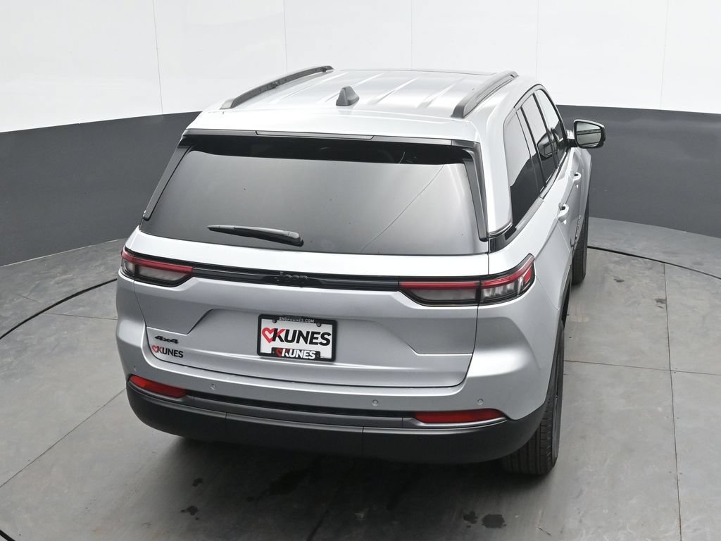 New 2026 Jeep Grand Cherokee Altitude AWD/4WD image 37