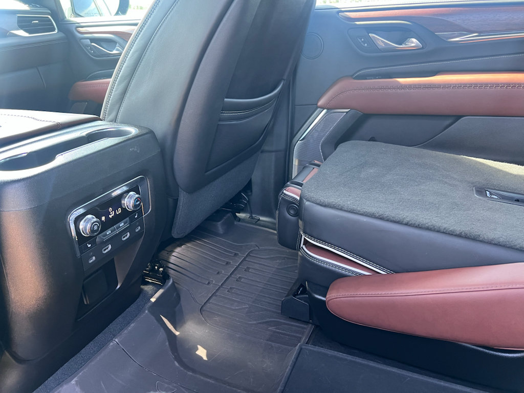 Used 2023 GMC Yukon XL Denali Ultimate AWD/4WD image 18