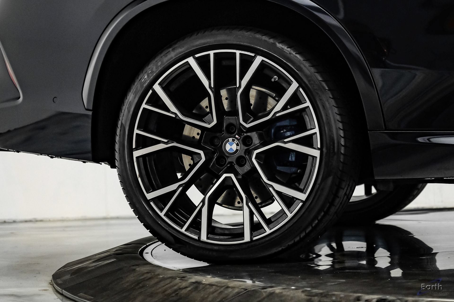 Used 2025 BMW X5 M Competition w/ Executive Package AWD/4WD image 95