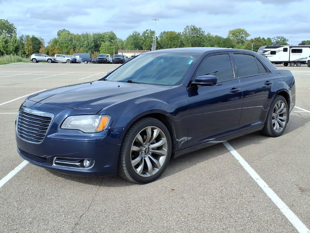Used 2014 Chrysler 300 S RWD image 1