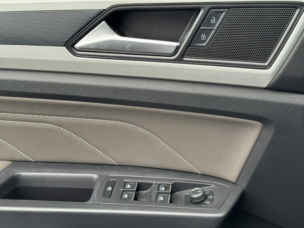 Used 2021 Volkswagen Atlas SEL R-Line image 27