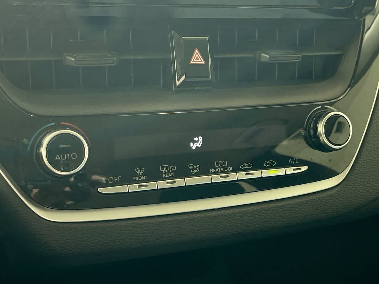 Used 2020 Toyota Corolla LE FWD image 19