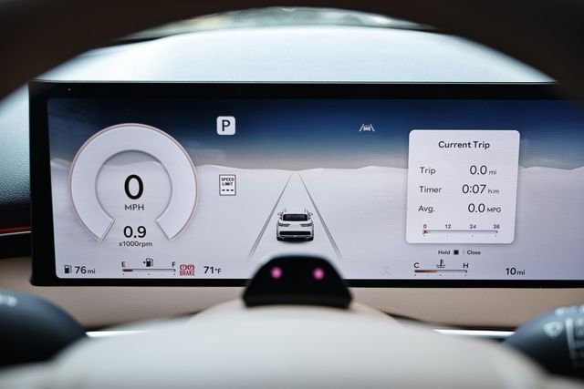 New 2026 Genesis GV70 2.5T Advanced image 31