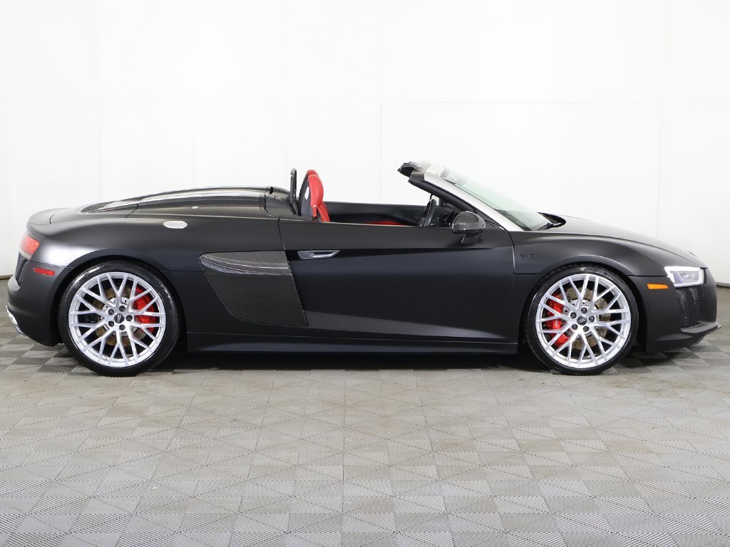 Used 2018 Audi R8 V10 w/ Carbon Exterior Package image 13