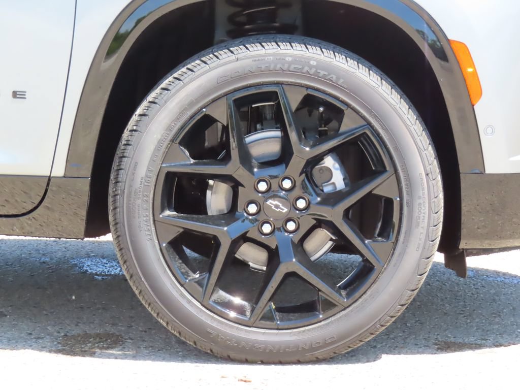 New 2026 Chevrolet Traverse RS w/ LPO, Floor Liner Package AWD/4WD image 17
