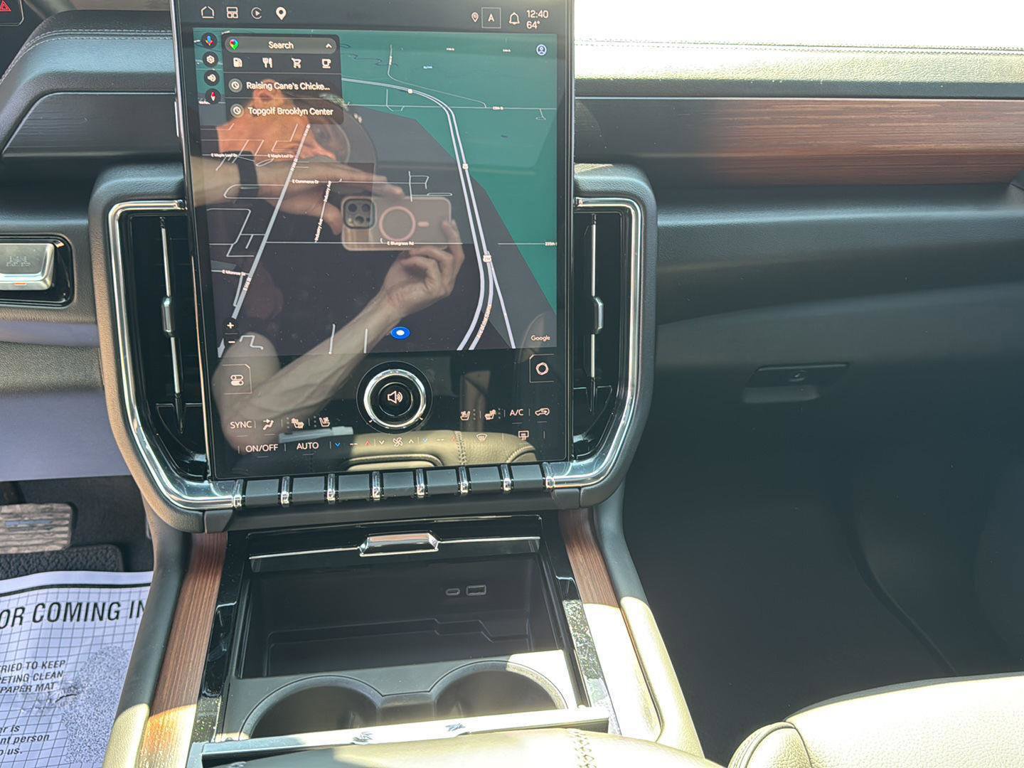 Used 2025 GMC Yukon Denali w/ Sun & Power Step Package image 18