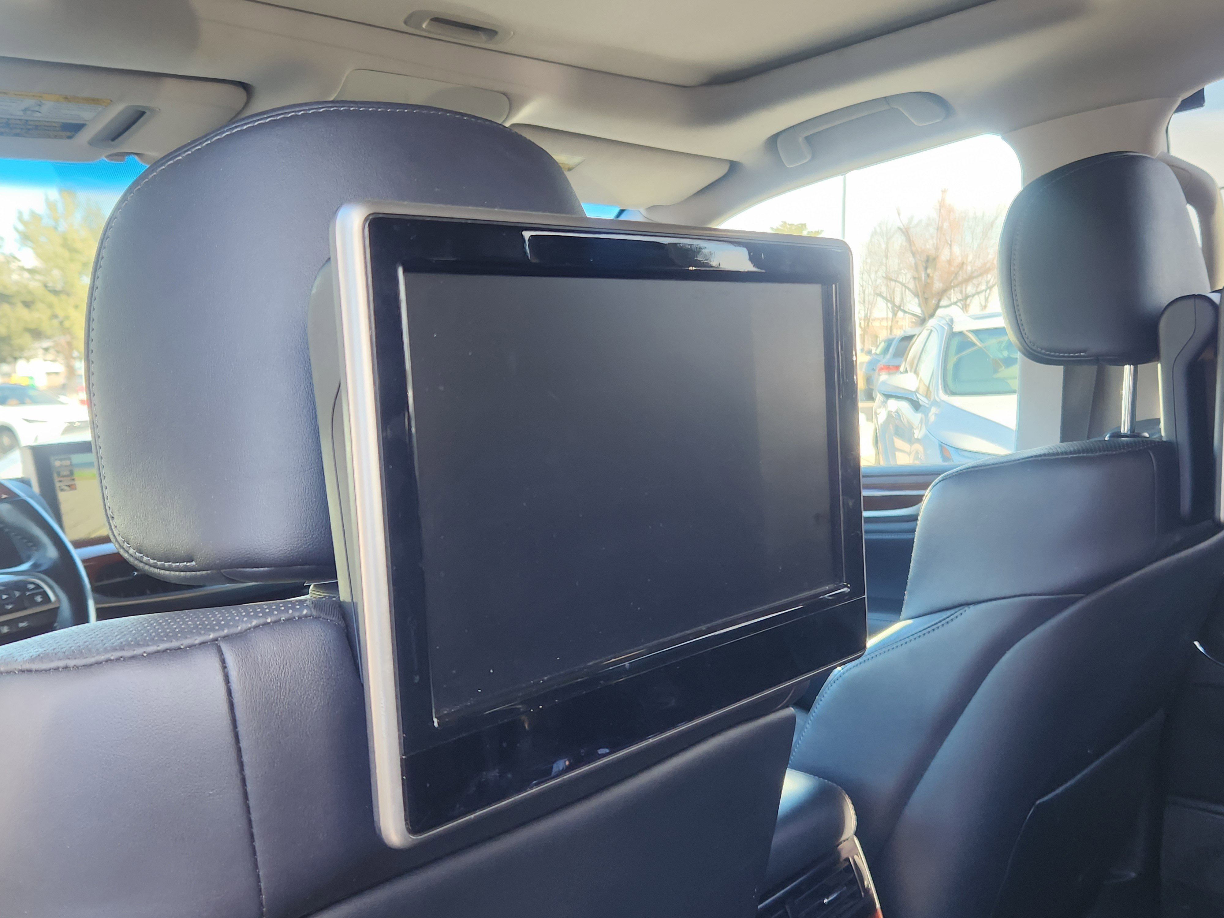 Used 2017 Lexus LX 570 4WD w/ Luxury Package image 16