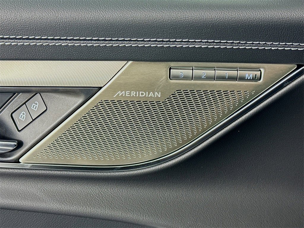 New 2024 Jaguar XF R-Dynamic SE image 19