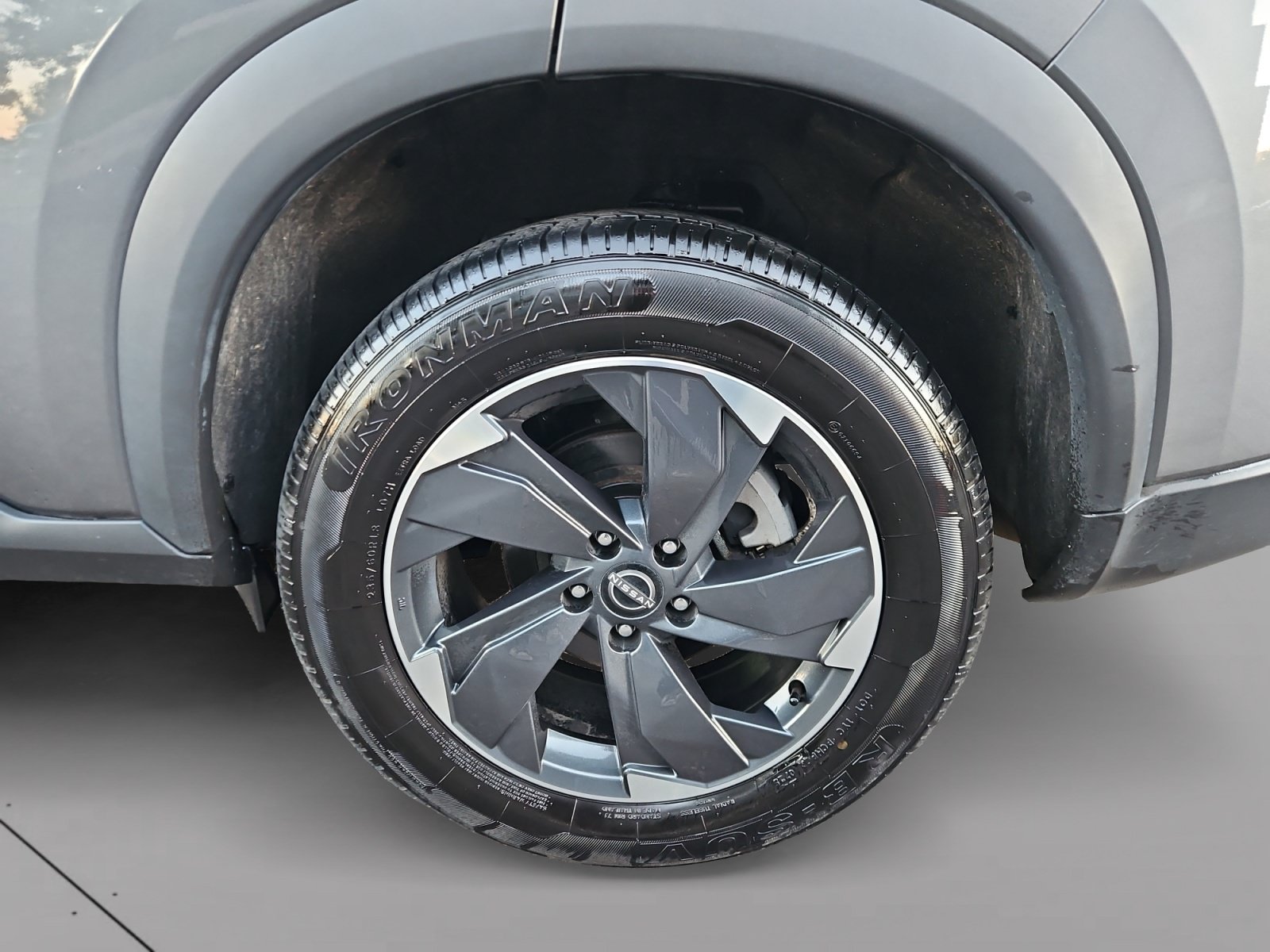 Used 2025 Nissan Rogue SV AWD/4WD image 15