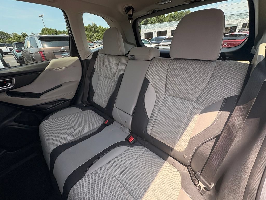 Used 2023 Subaru Forester Premium AWD/4WD image 25