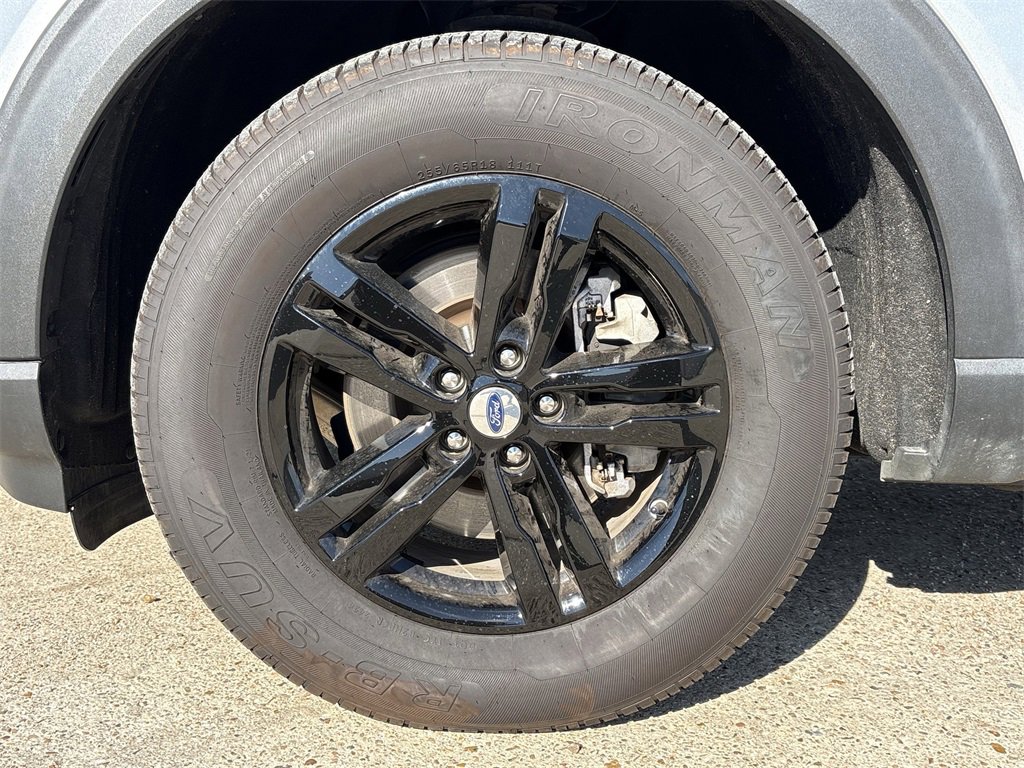 Used 2023 Ford Explorer XLT w/ Equipment Group 202A image 9