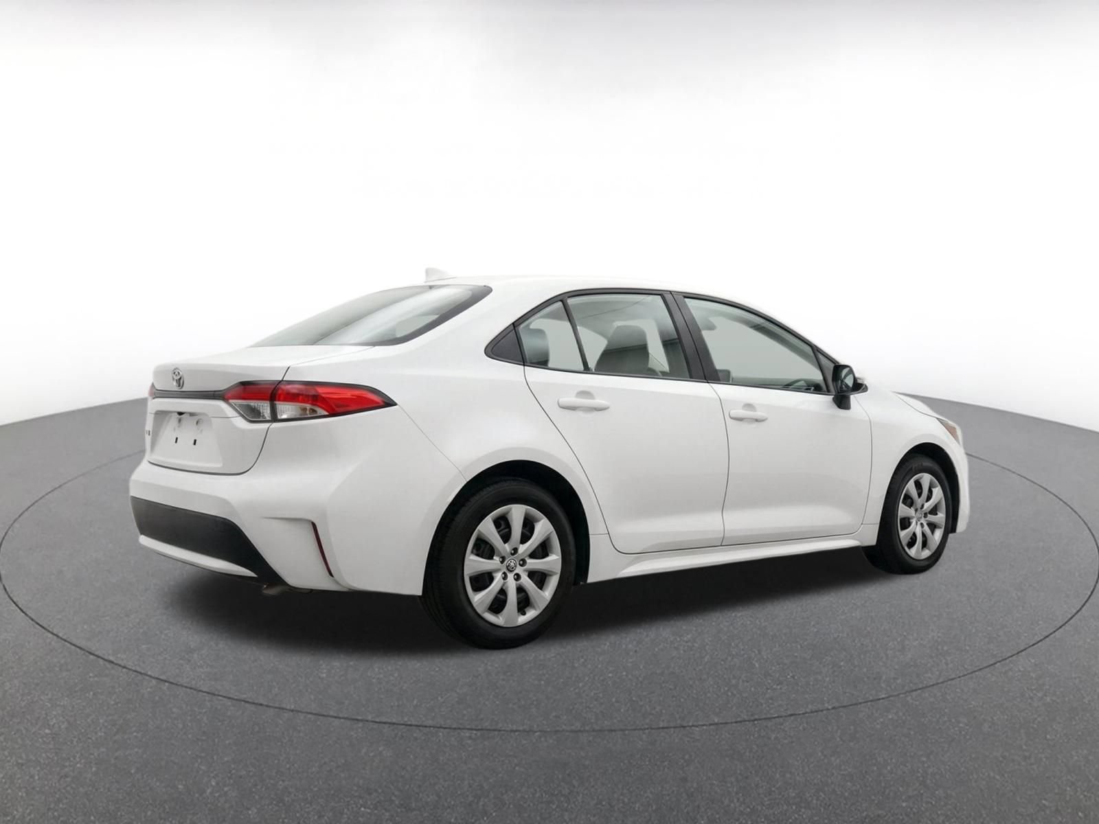 Used 2025 Toyota Corolla LE FWD image 8