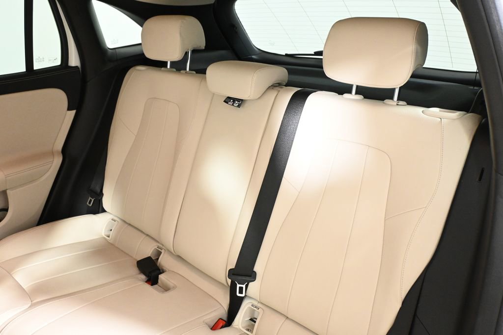 Used 2021 Mercedes-Benz GLA 250 4MATIC image 4