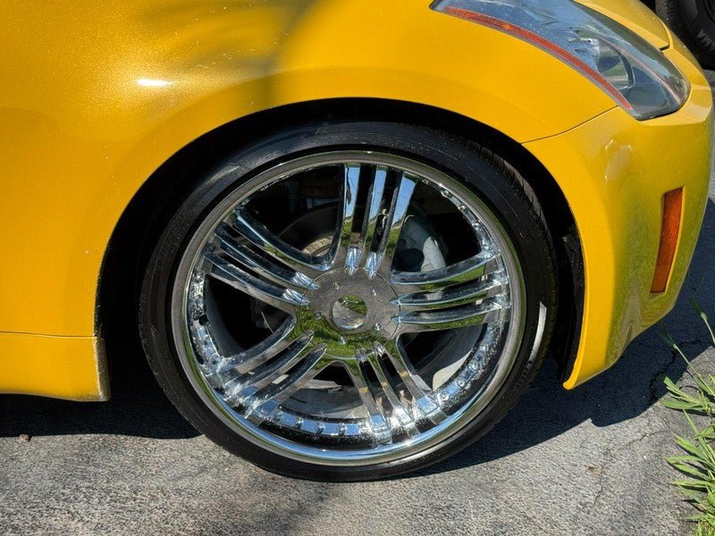 Used 2005 Nissan 350Z Touring RWD image 6
