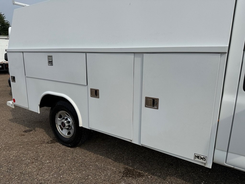 Used 2019 GMC Savana 3500 w/ Power Convenience Package RWD image 9