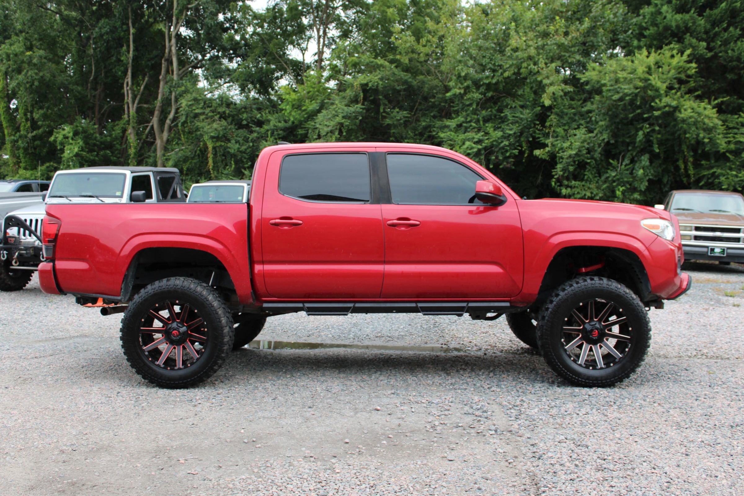 Used 2019 Toyota Tacoma SR image 9