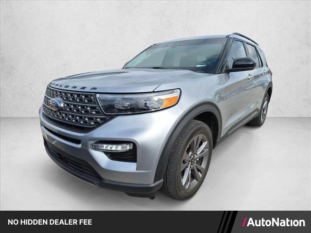 Certified 2022 Ford Explorer XLT w/ Equipment Group 202A AWD/4WD image 1