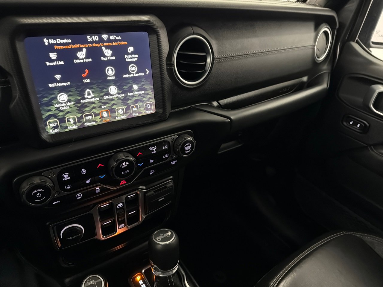 Used 2019 Jeep Wrangler Unlimited Sahara w/ Uconnect 4C Nav & Sound Group image 24