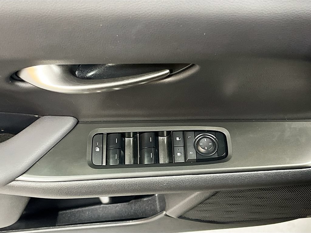 Used 2025 Lexus UX 300h AWD w/ Accessory Package (Z1) image 18