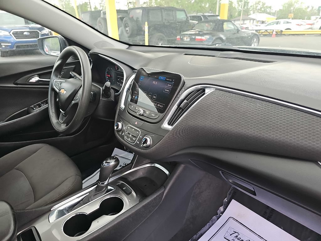 Used 2019 Chevrolet Malibu LT FWD image 43