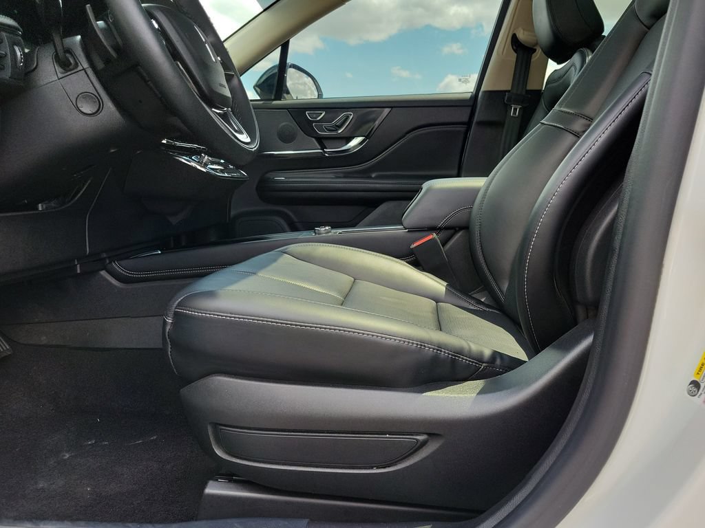 Certified 2023 Lincoln Corsair Reserve w/ Equipment Group 201A AWD/4WD image 19