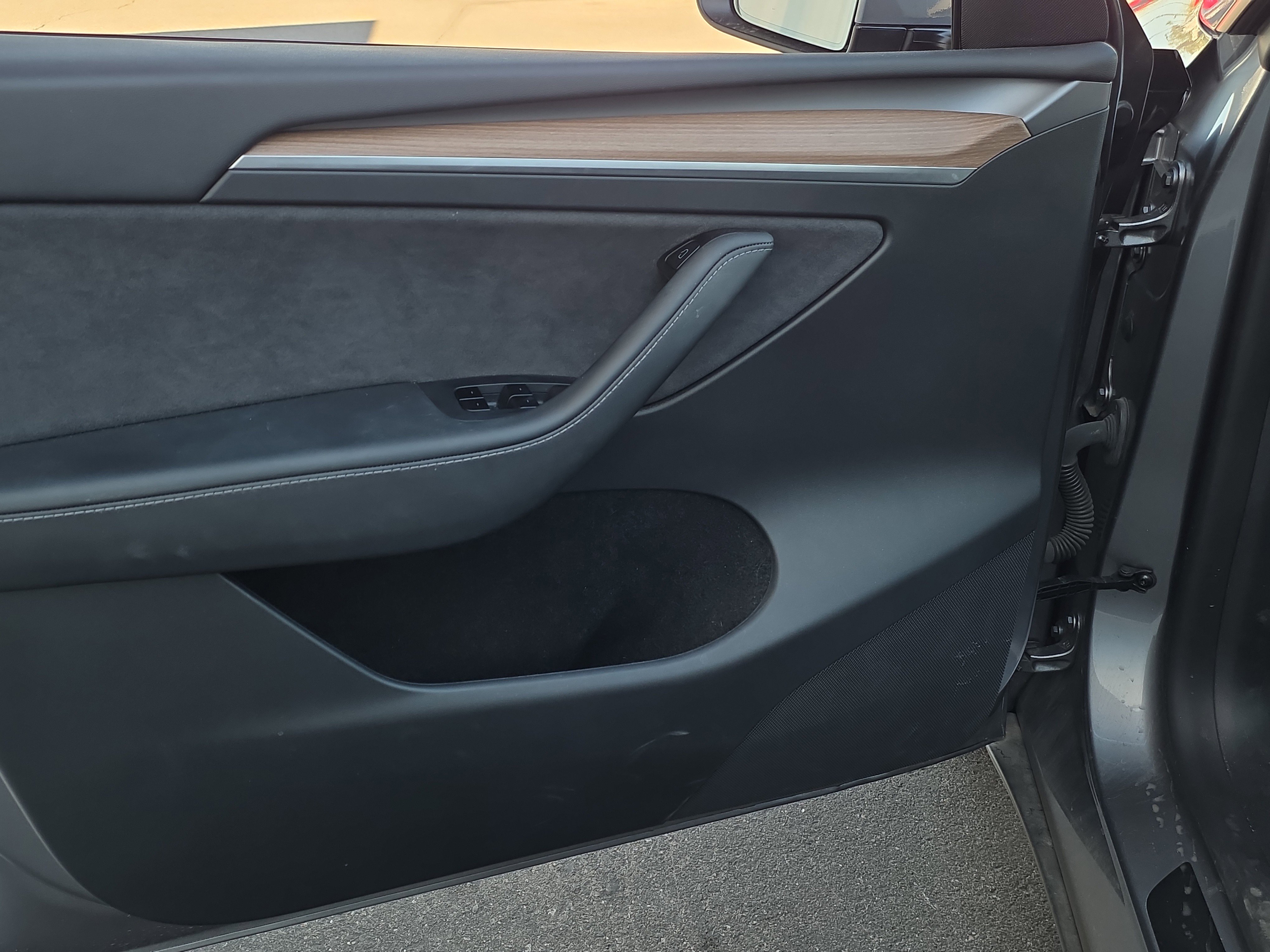 Used 2025 Tesla Model Y Long Range image 12