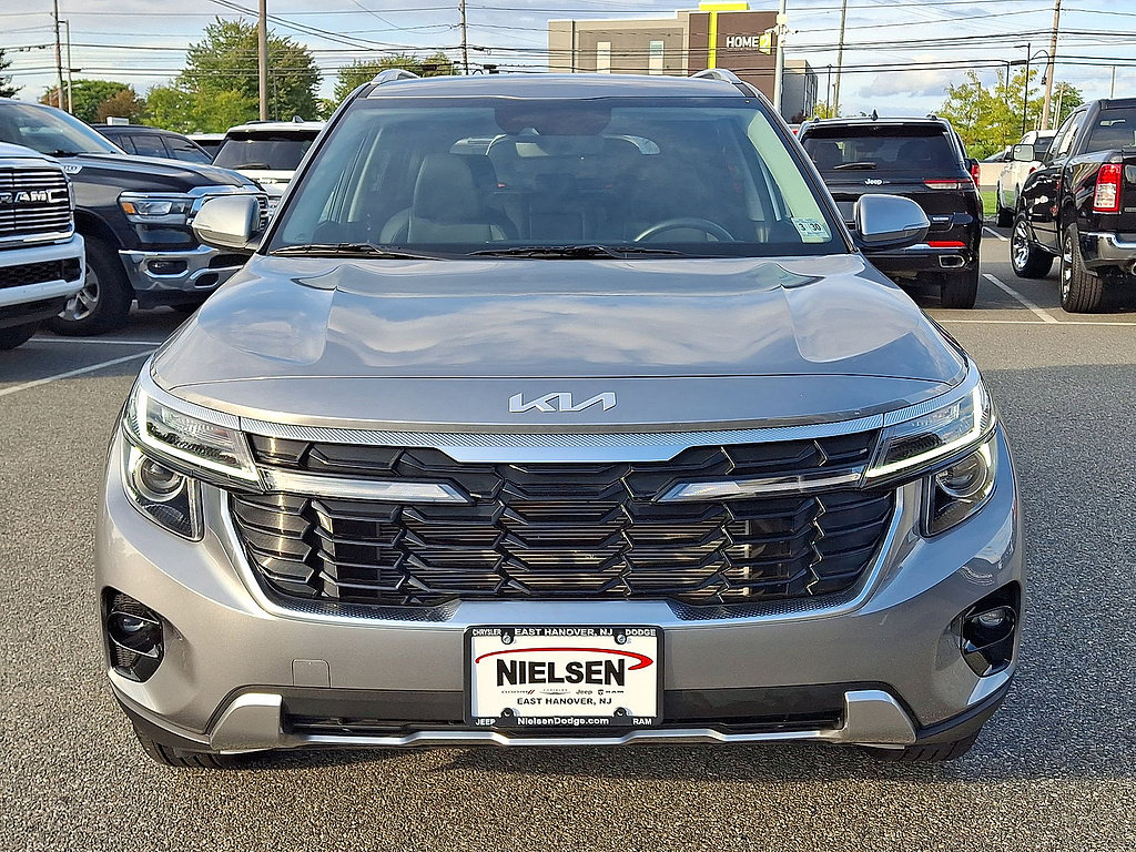 Used 2025 Kia Seltos EX AWD/4WD image 35