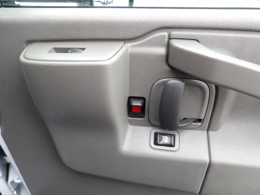 Used 2021 GMC Savana 3500 Extended w/ Power Convenience Package RWD image 25