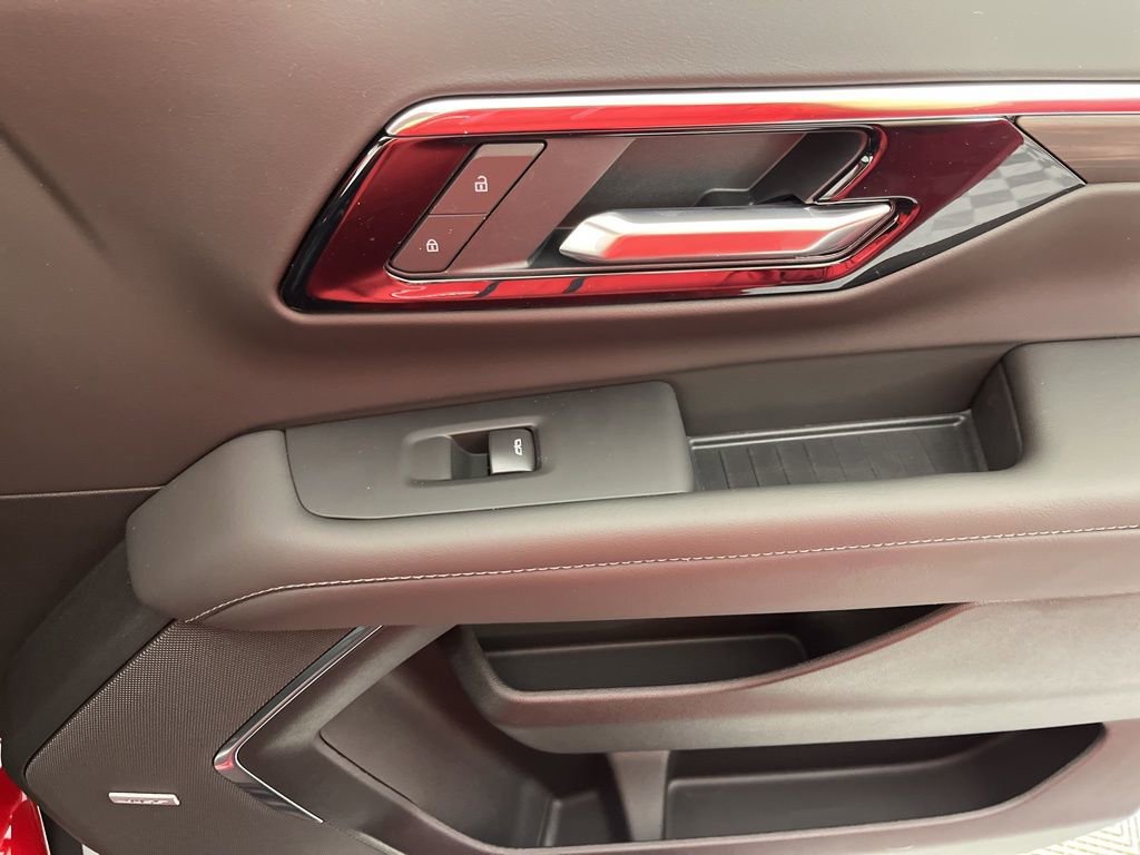 New 2026 Chevrolet Suburban LT image 11